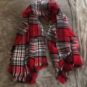 Large and soft blanket scarf